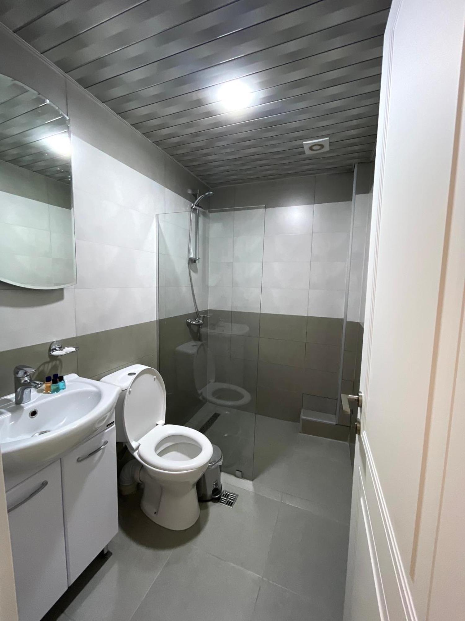 Hotel White House Tbilisi Bagian luar foto